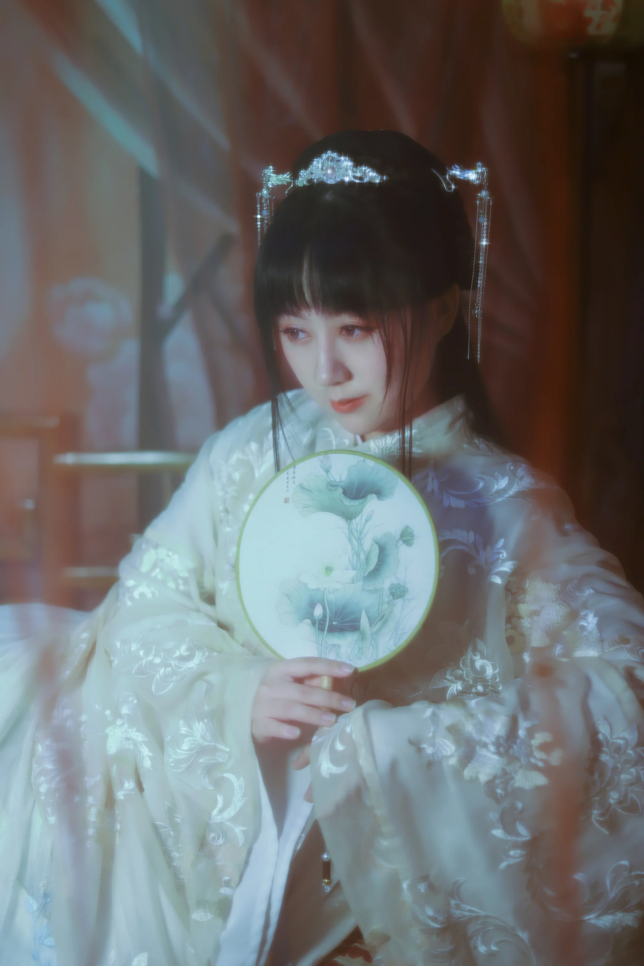 汉服 对镜贴花黄｜高清图片集