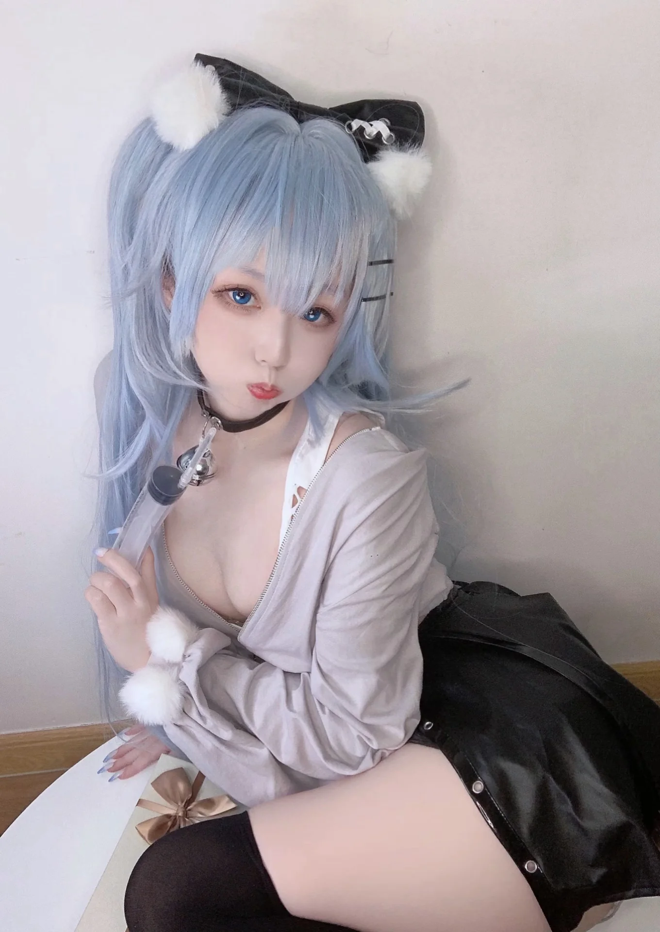 《少前云图计划》芙洛伦药心巧克力COS写真