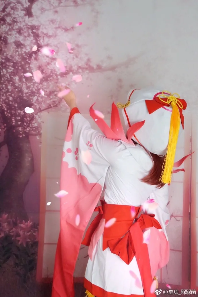 阴阳师手游桃花妖未觉醒COS写真