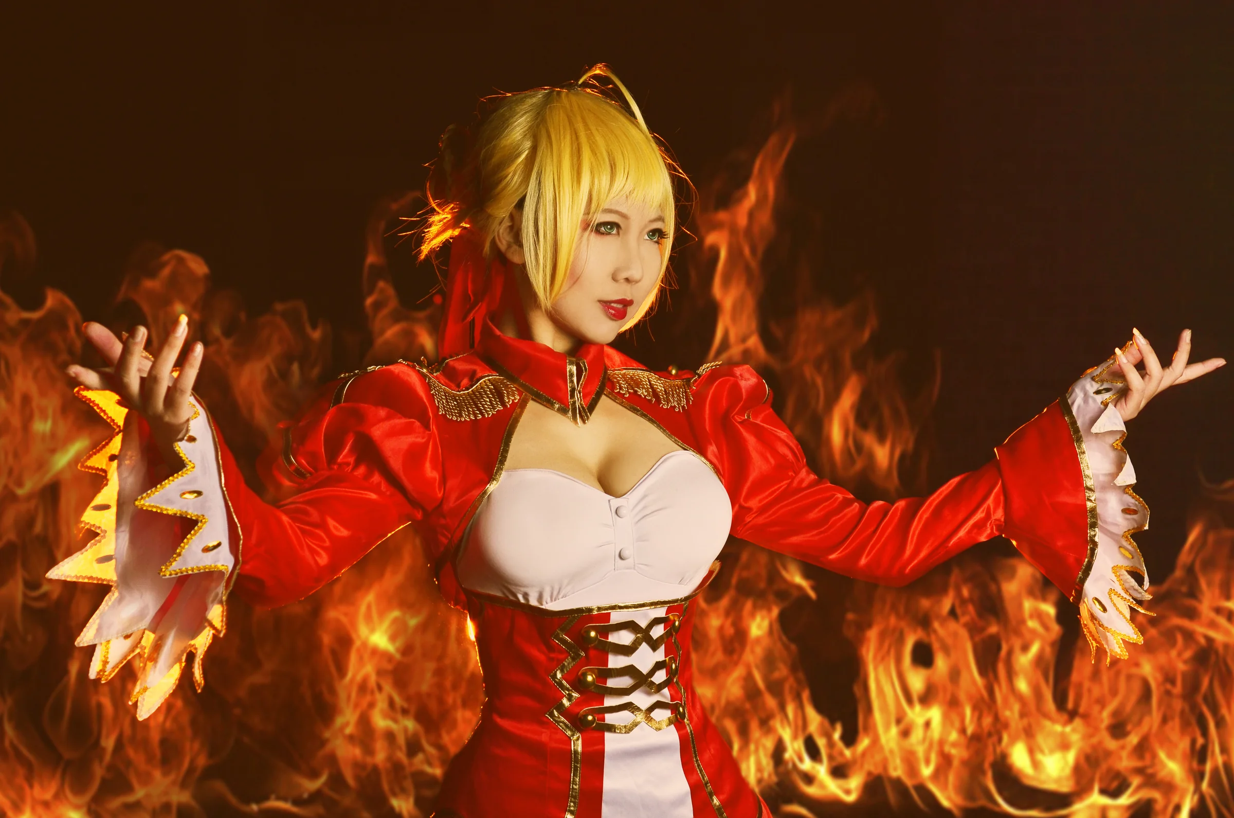 《fate/grand order》尼禄克劳狄乌斯COS写真