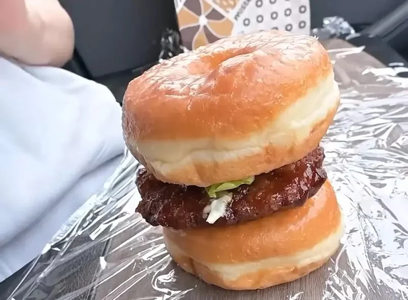 絕對的熱量炸彈《麥當勞混搭Mister Donut》吃法 太太創意發想的美味漢堡誕生｜高清图片集