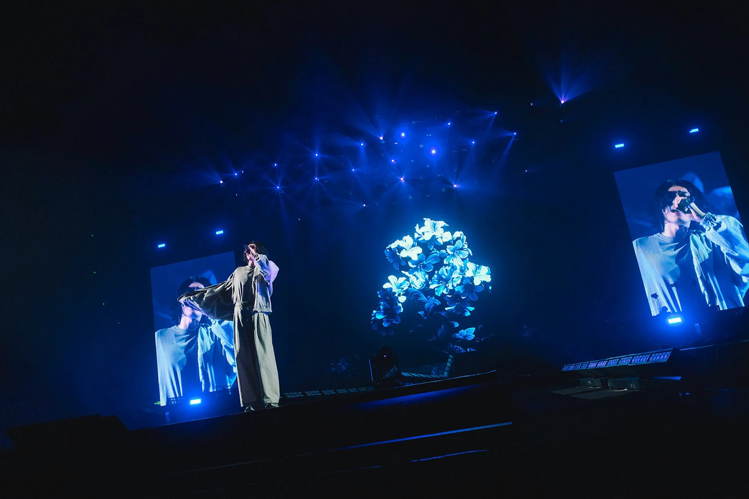 日本国民级音乐人米津玄师登陆上海！“KENSHI YONEZU 2025 WORLD TOUR / JUNK”世界巡演正式启程！｜高清图片集
