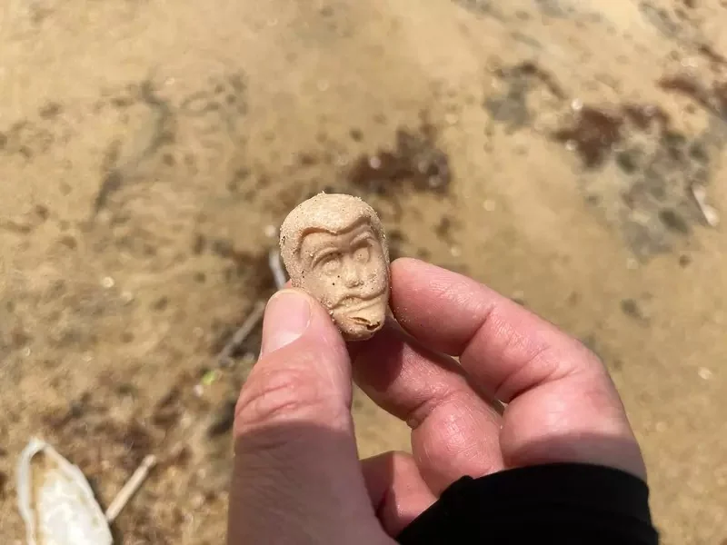 他在海邊一直撿到《魯邦三世的頭》竟然是半世紀前的轉蛋玩具｜高清图片集