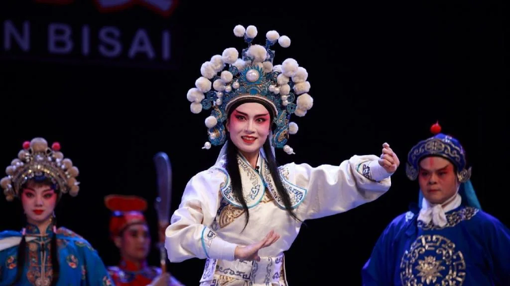四川成都：国粹戏曲“圈粉”小戏迷｜高清图片集
