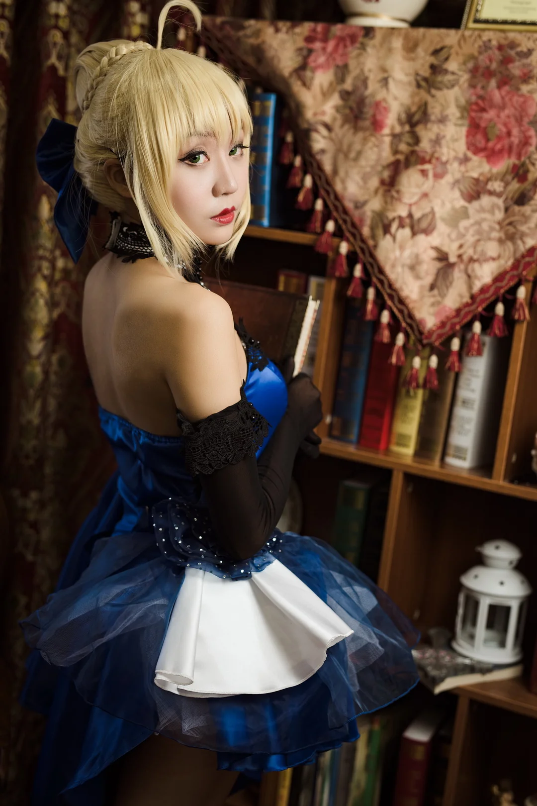fate/grand order阿尔托利亚小礼服COS写真