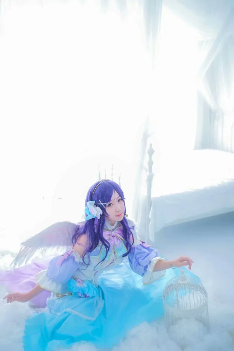 东条希白色情人节COS写真