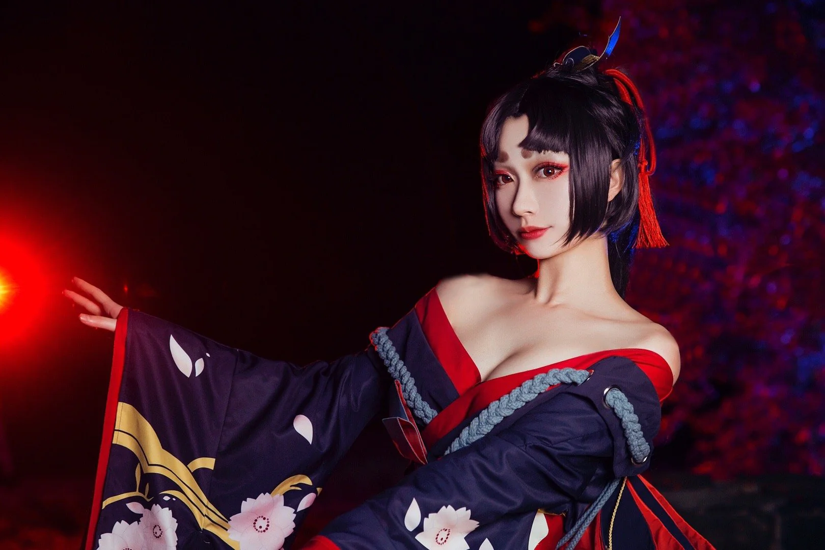 《阴阳师》妖刀姬樱雨刀舞COS写真