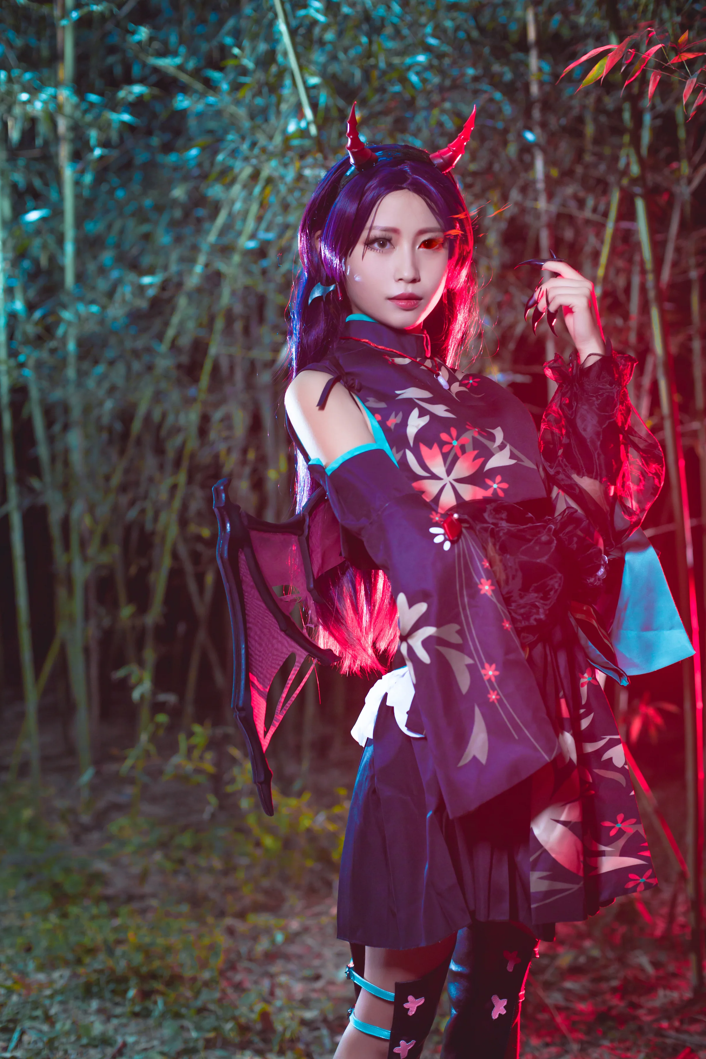 阴阳师吸血姬COS写真,吸食鲜血的少女啊！！