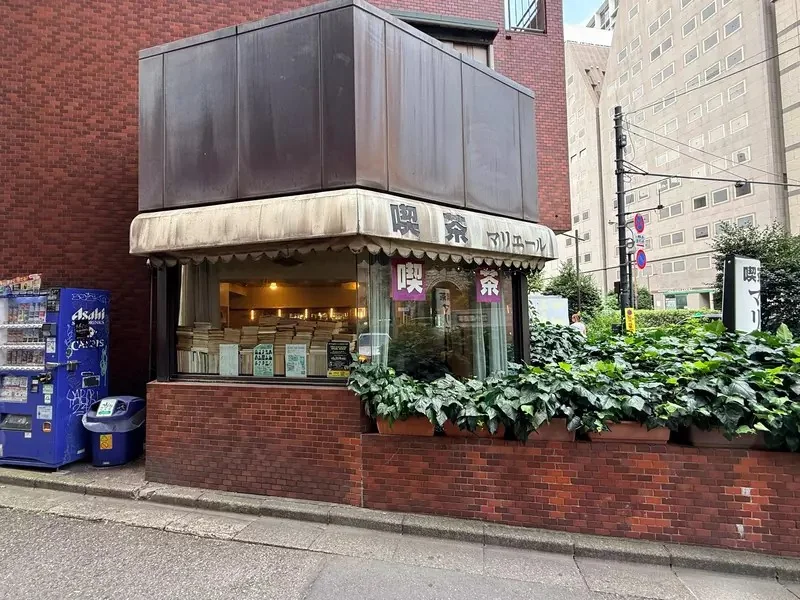東京歌舞伎町有一間《黑道常去的咖啡廳》防彈措施完善不怕被暗殺｜高清图片集