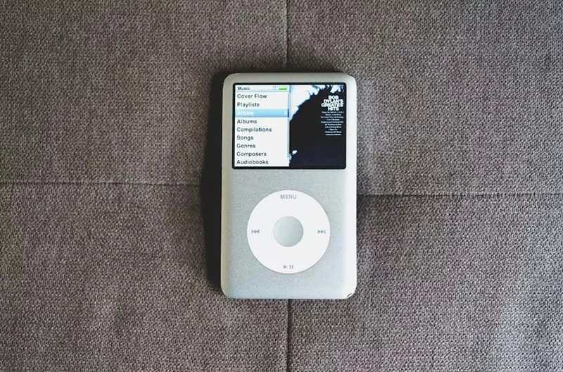 社群風潮《Z世代年輕人的iPod選擇》不為別的就為了閃掉智慧型手機的通知、訊息還有無止盡的演算法｜高清图片集