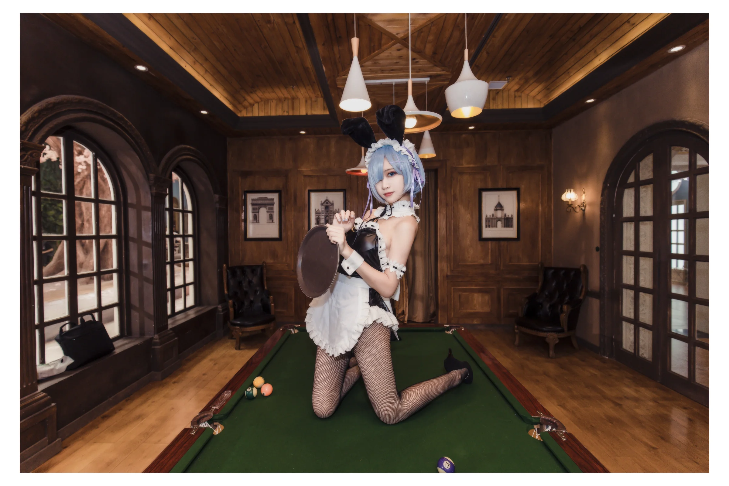 蕾姆兔女郎在线翻牌 COS写真