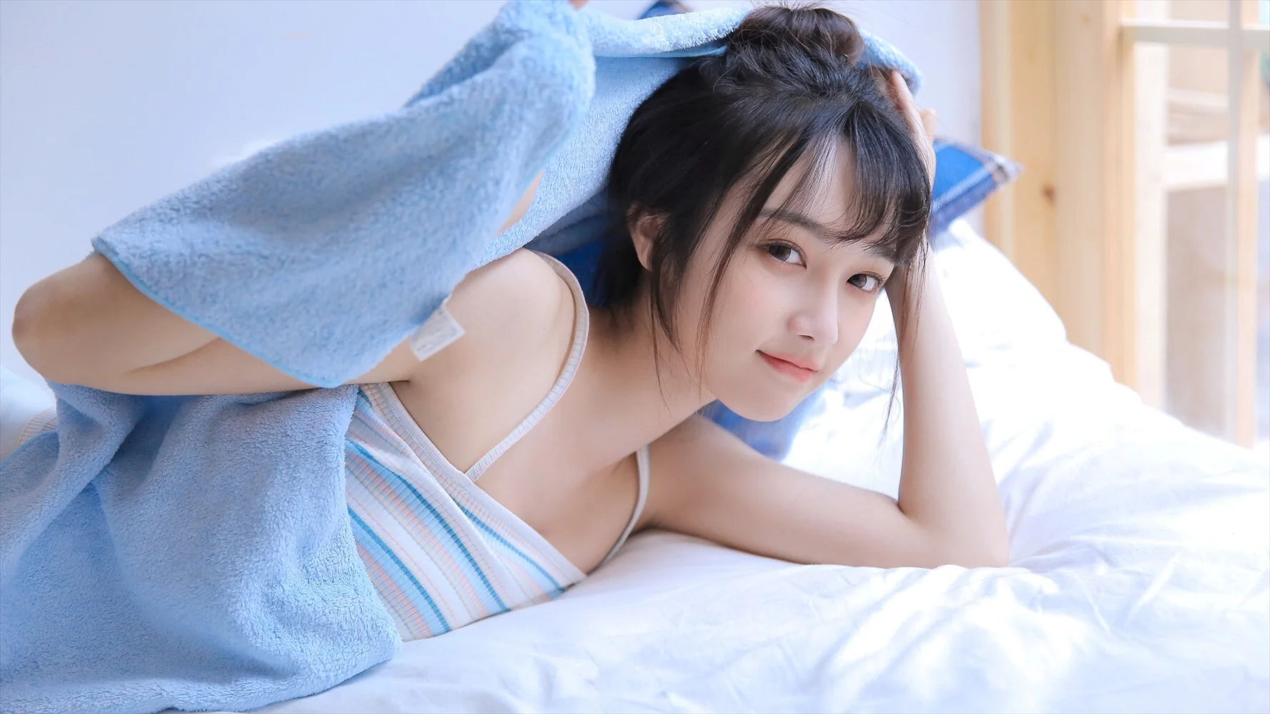 居家 可爱 女孩 美女 4k电脑壁纸 4k手机壁纸｜高清图片集