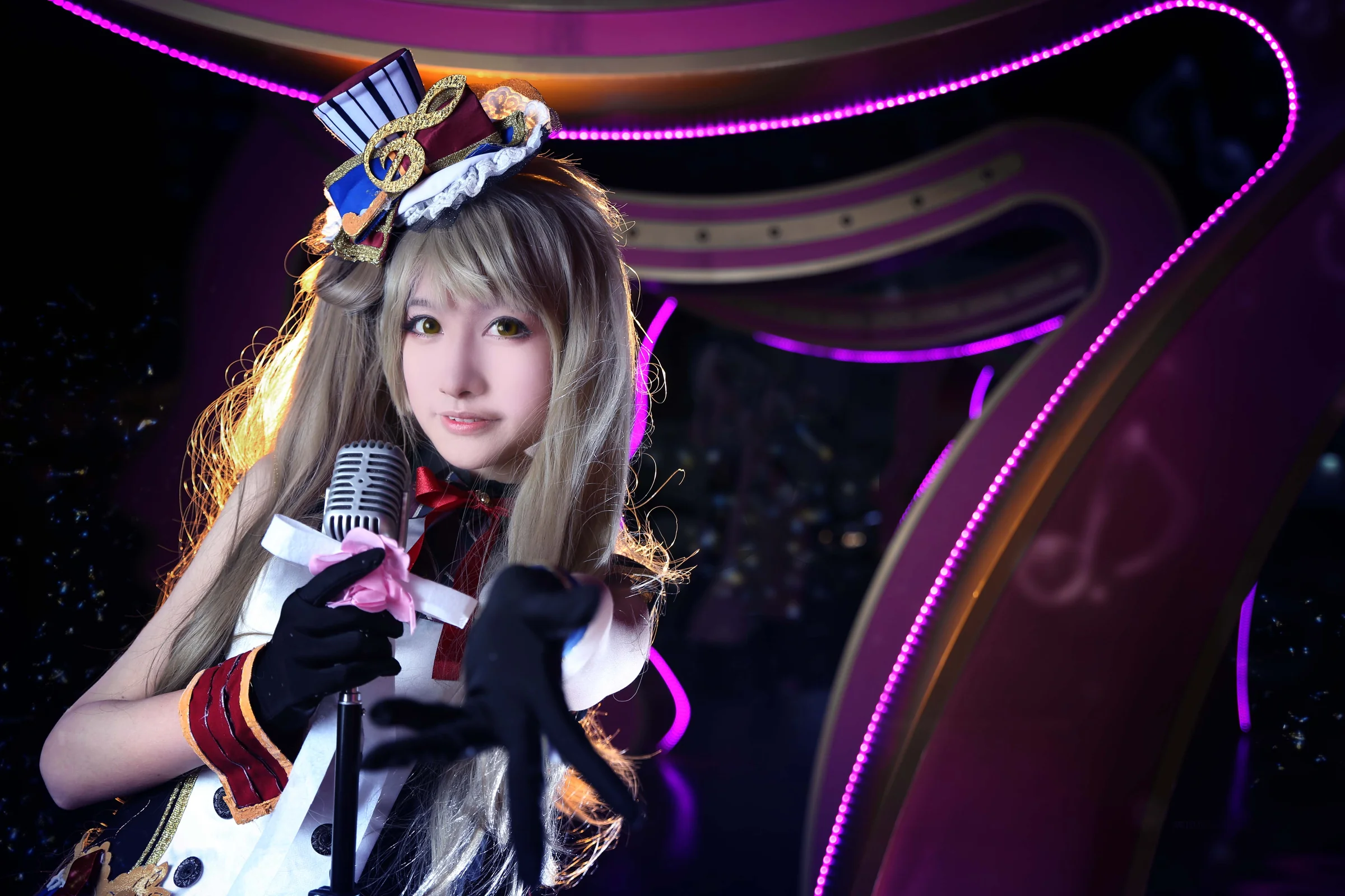南小鸟女仆觉醒COS写真 努力的演唱吧～