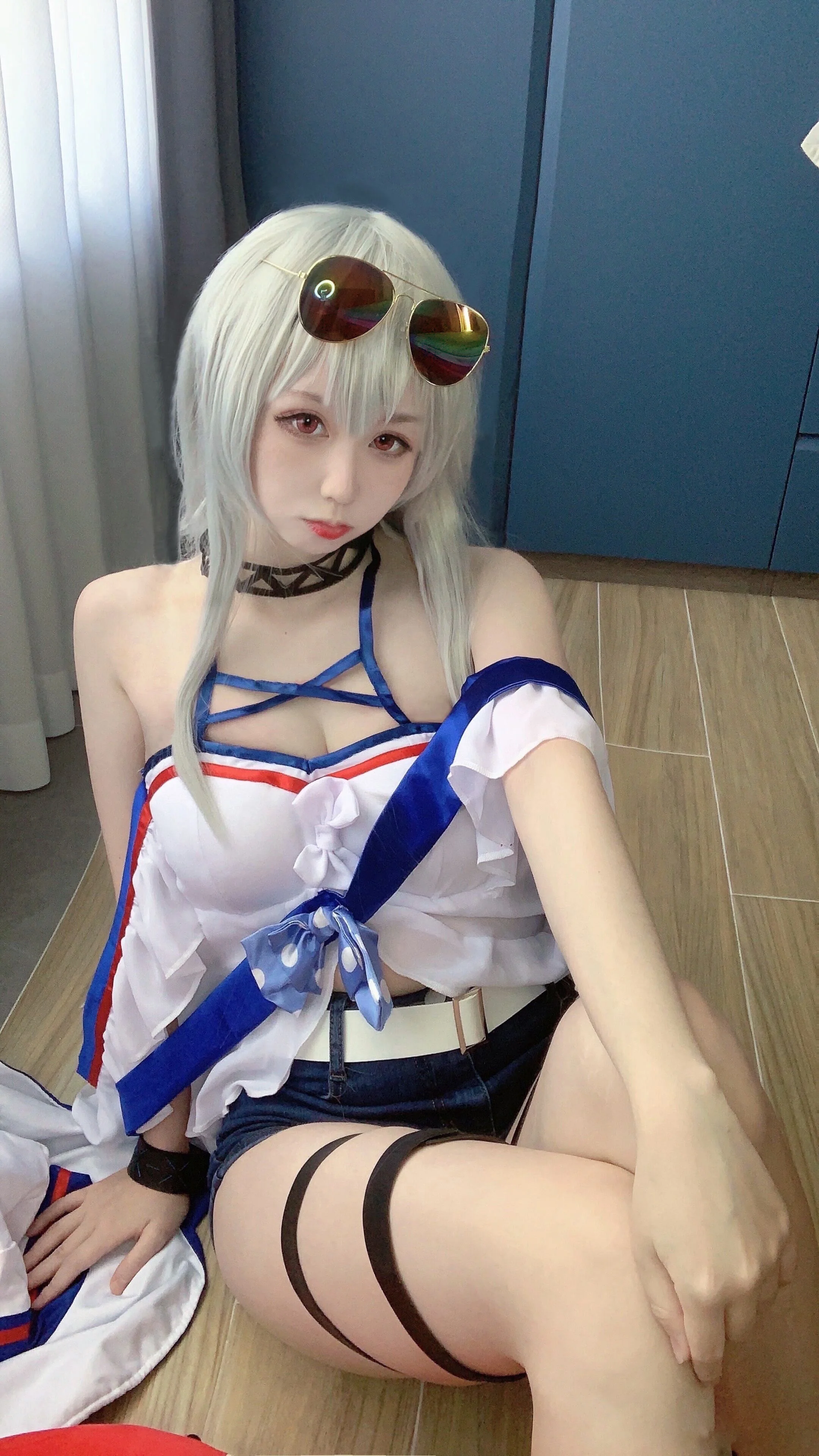 《明日方舟》斯卡蒂 驭浪 COS写真
