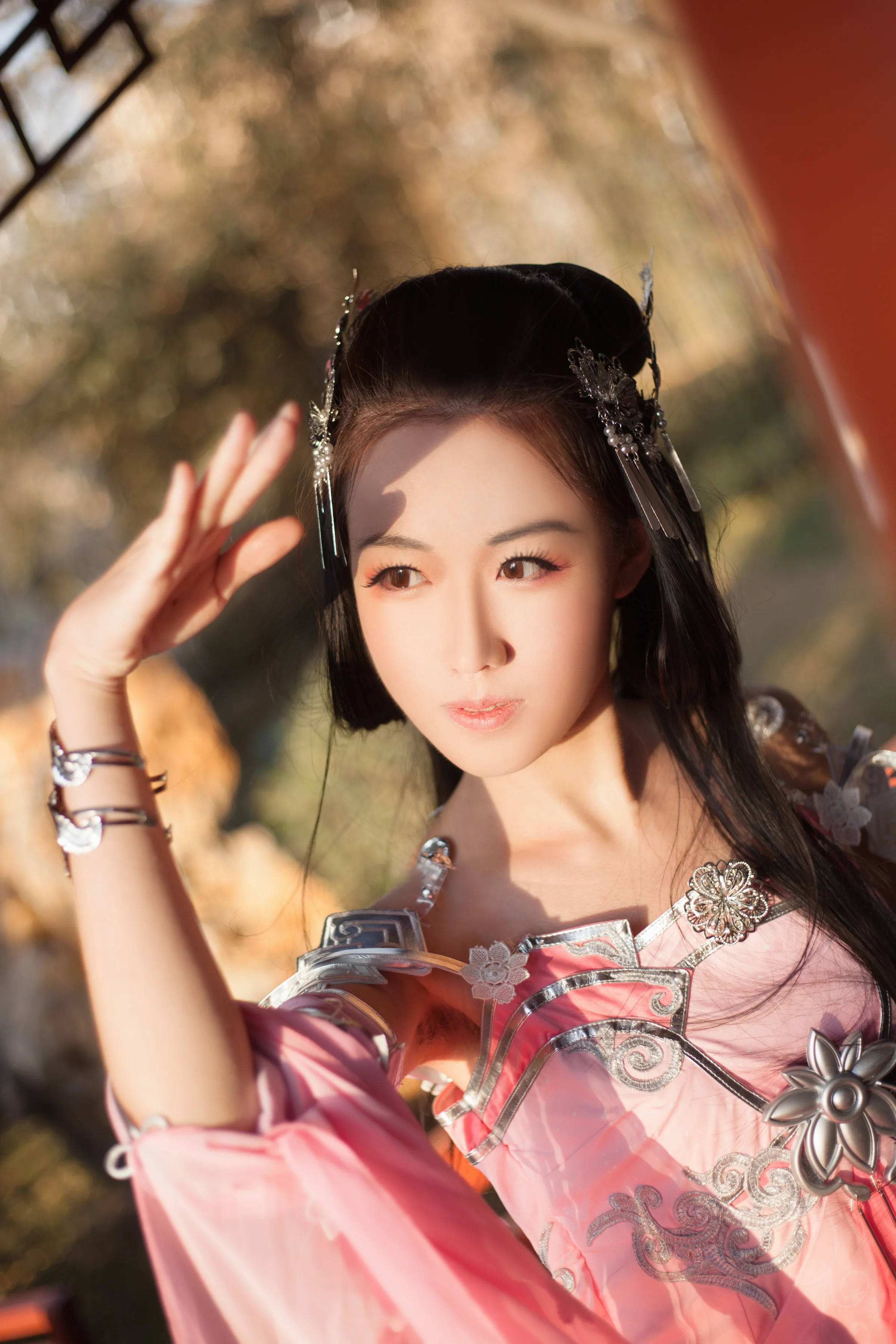 剑网三秦风秀姐COS写真，阳光明媚