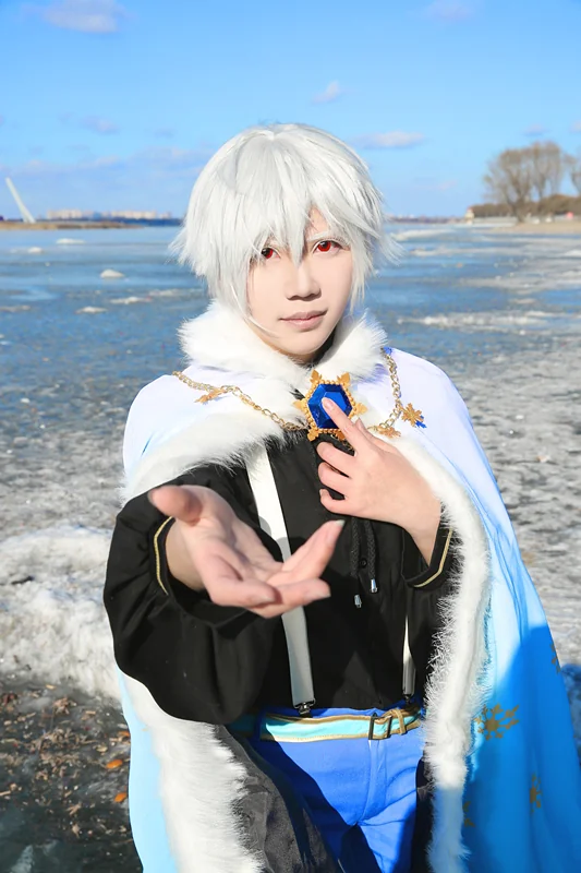 梦王国与沉睡的一百王子雪三修尼COS写真