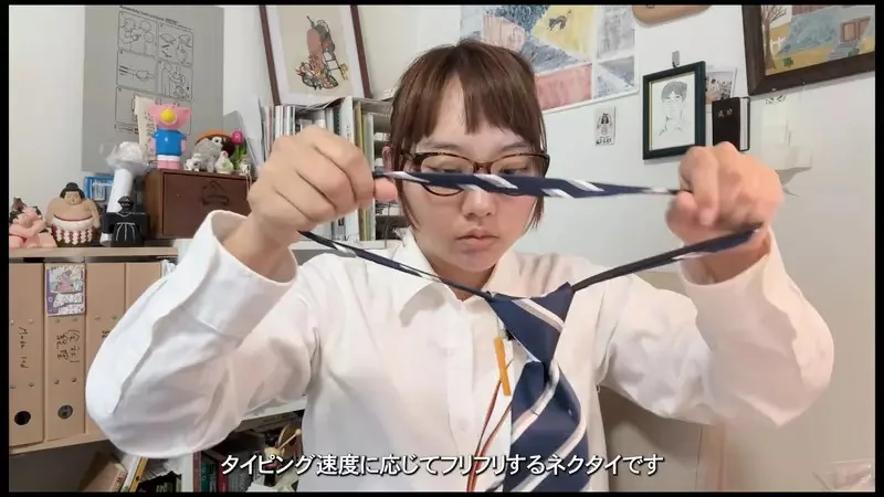 開發了一款《領帶尾巴》的裝置，隨著打字節奏領帶也會跟著甩動，就像貓咪的尾巴一樣｜高清图片集