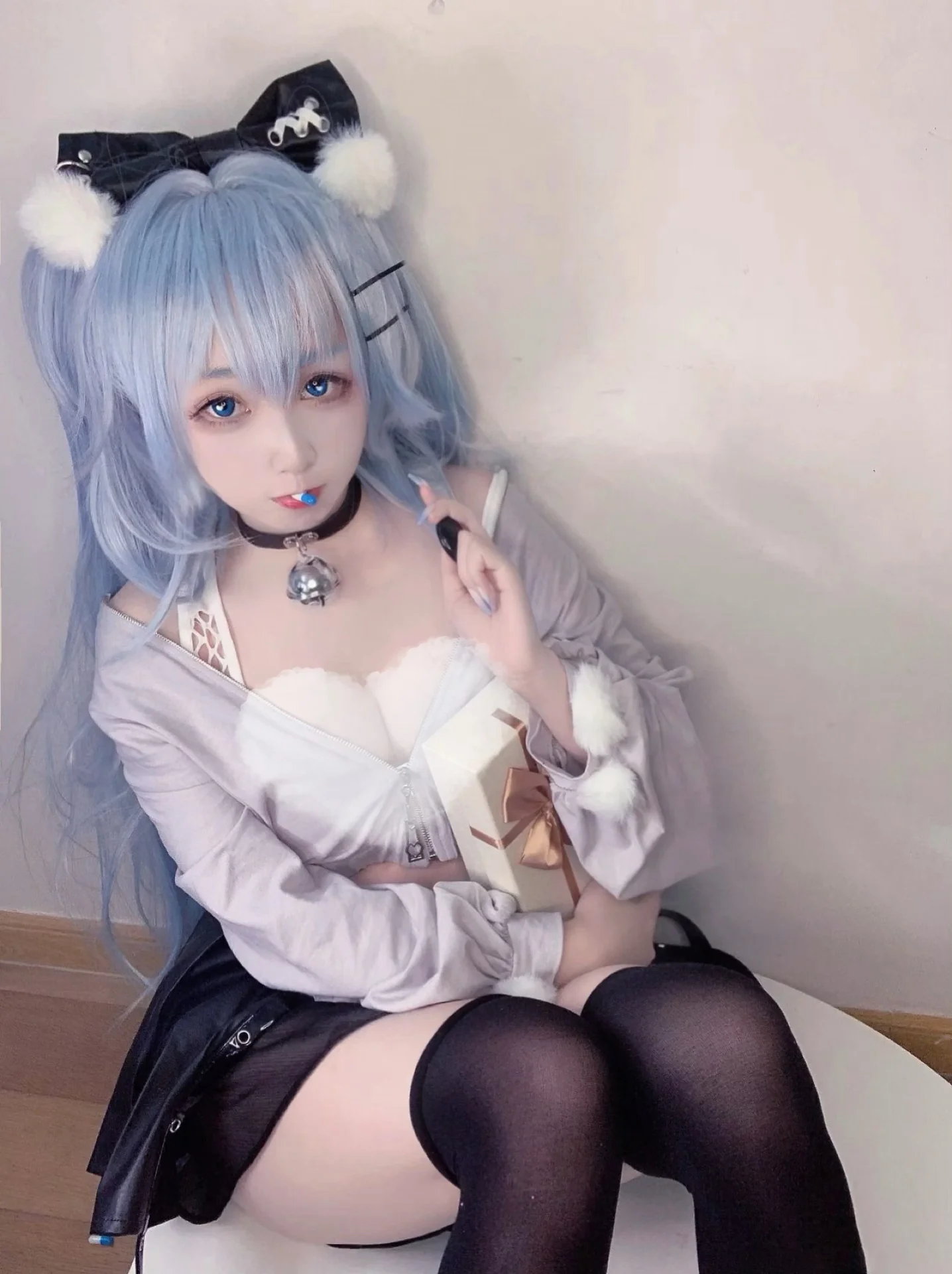 《少前云图计划》芙洛伦药心巧克力COS写真
