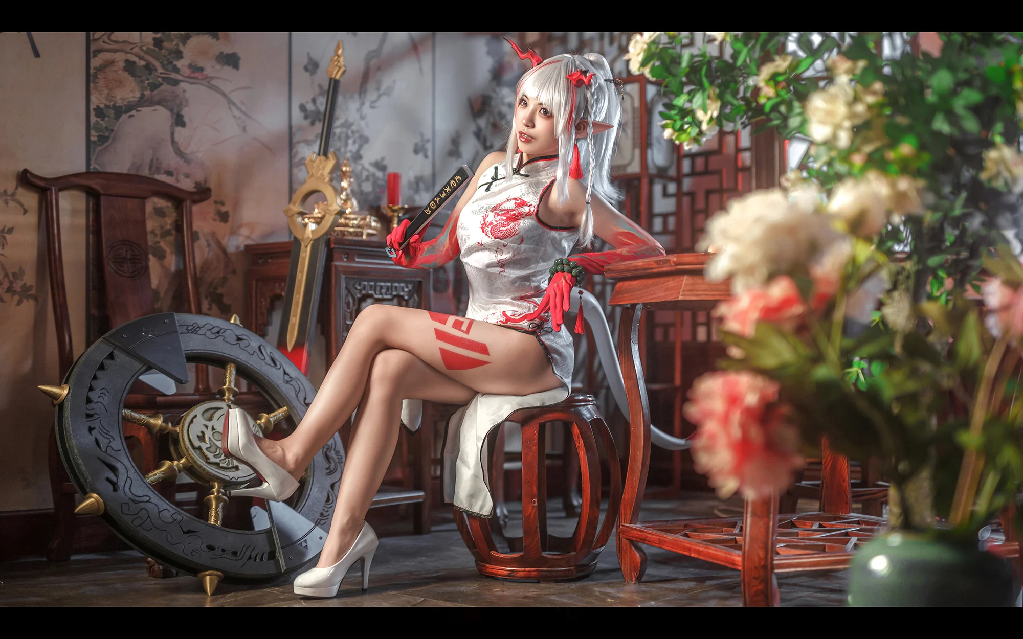《明日方舟》乐逍遥·年COS写真