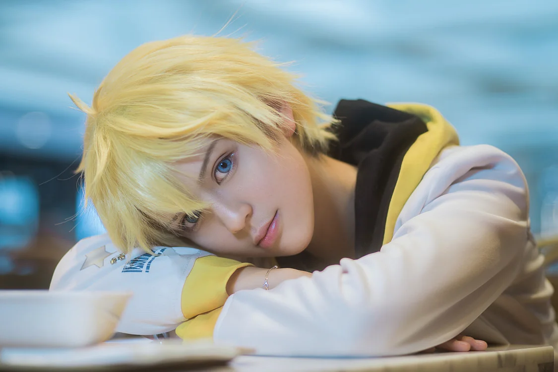 恋与制作人周棋洛COS写真
