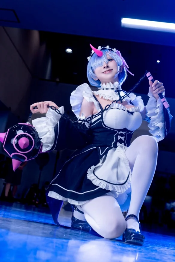 从“阴角宅男”到人气Coser：网友十年蜕变引热议