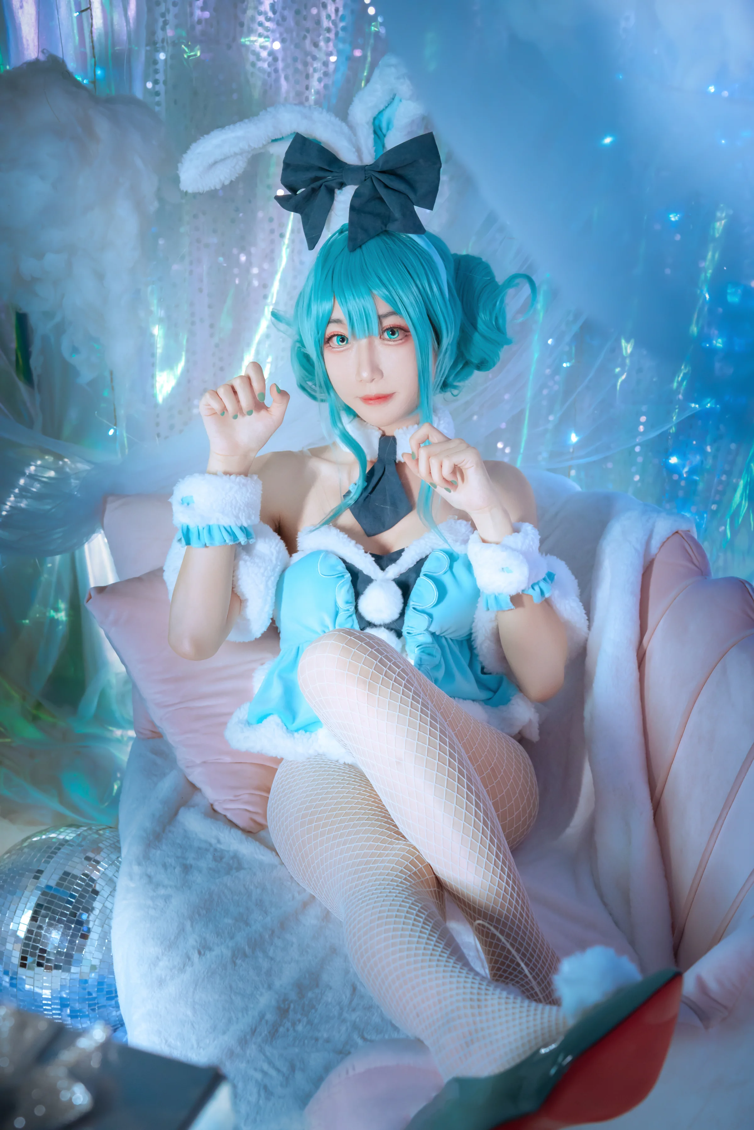 初音未来COS写真，是软软的小白兔