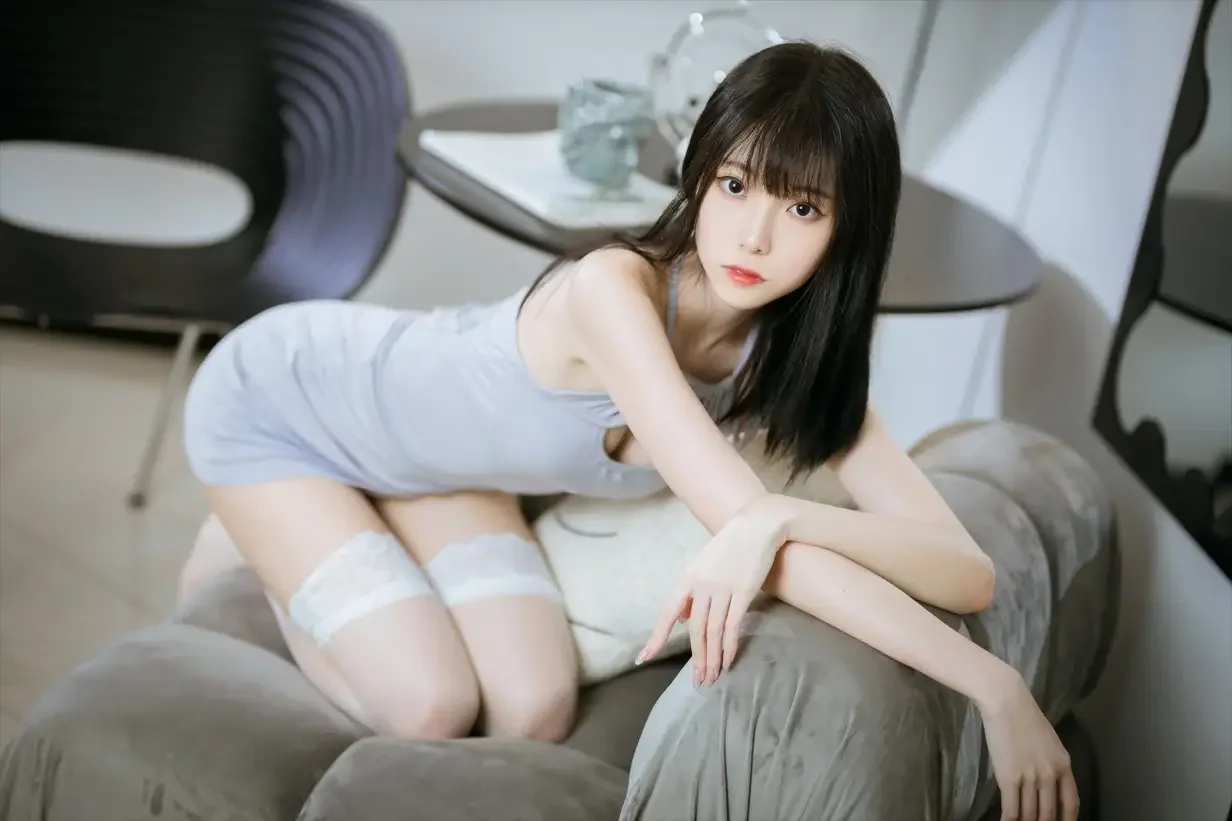 许岚LAN – 白丝蓝裙｜高清图片集