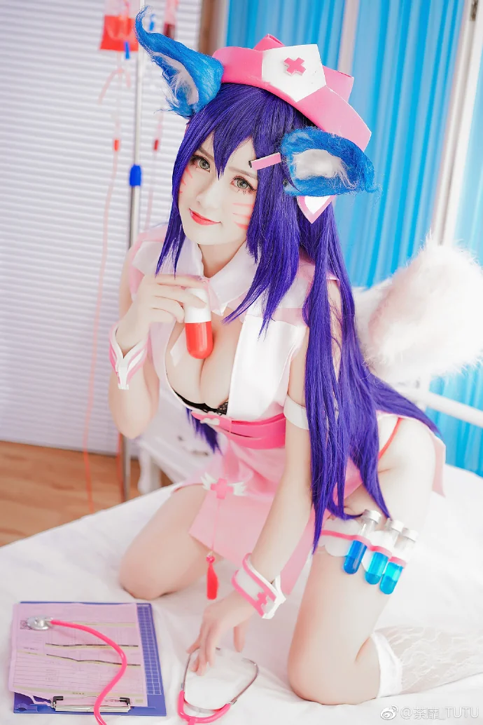 英雄联盟 护士阿狸 COS写真