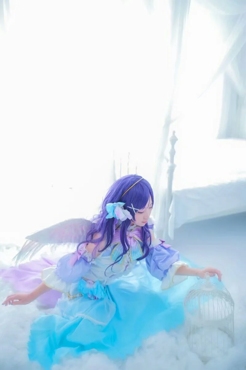 东条希白色情人节COS写真