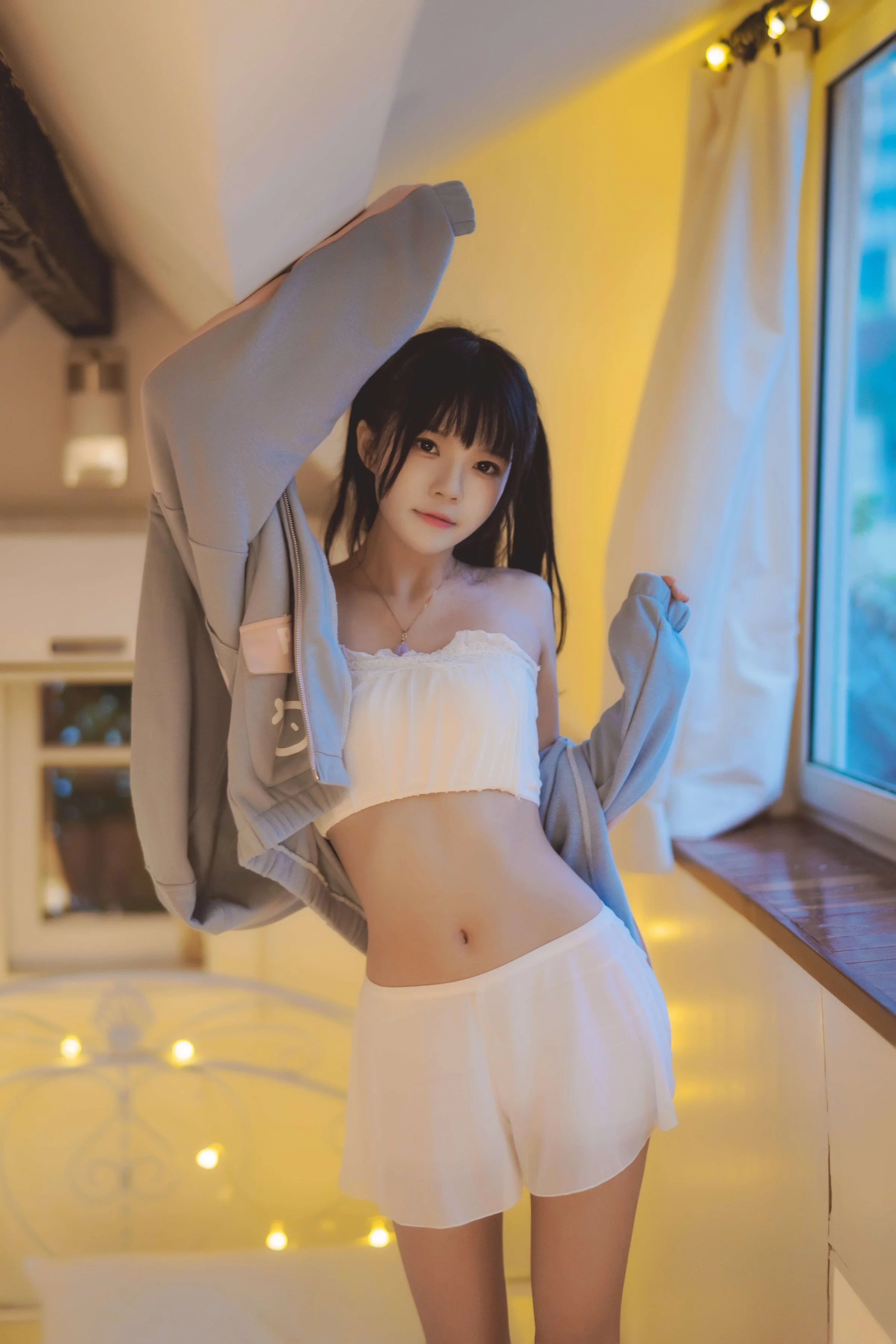 桜桃喵 – 碎星 [19P]｜高清图片集