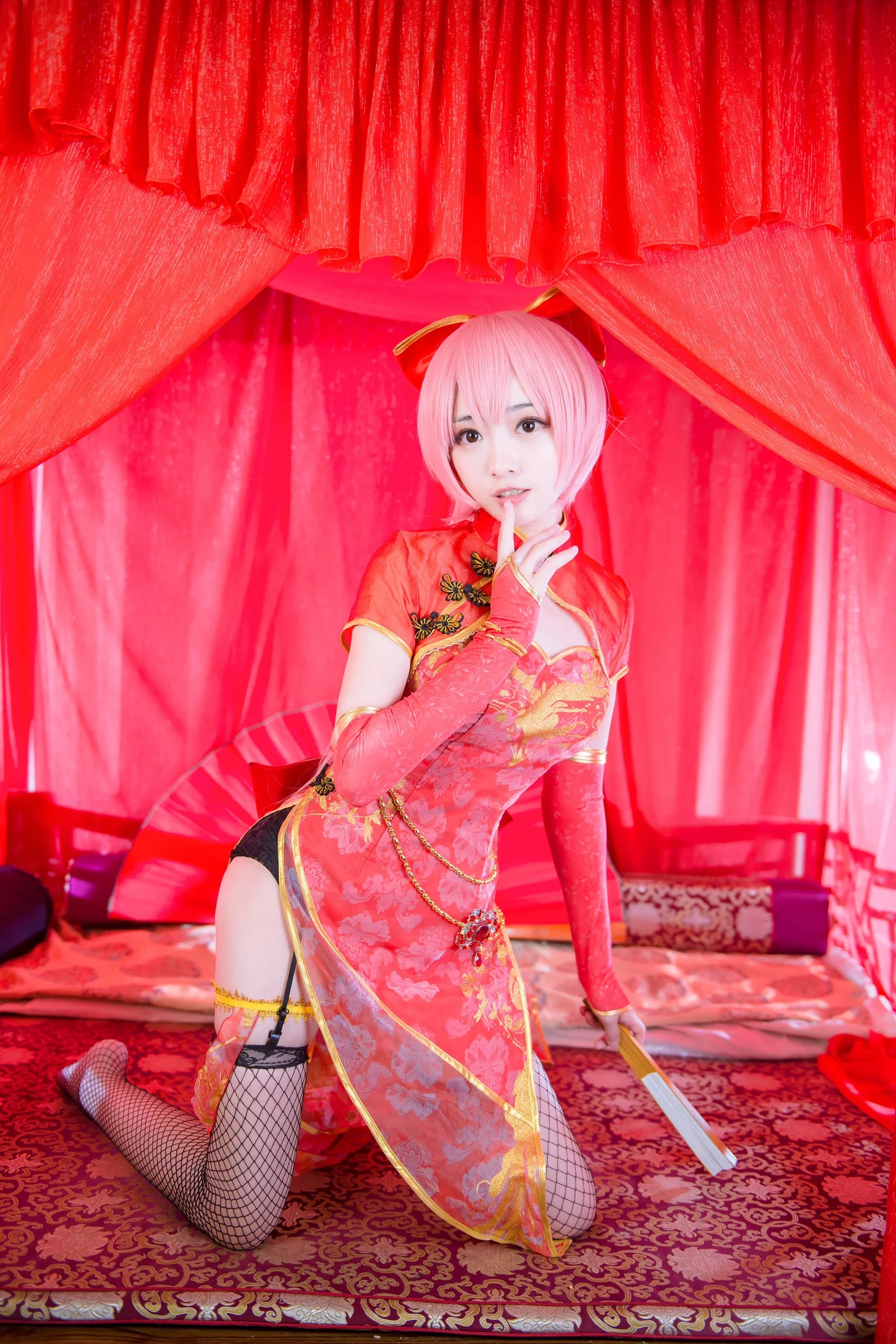 Luka金丝雀COS写真