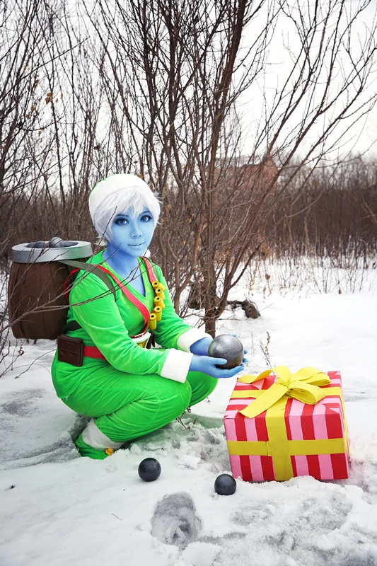 英雄联盟LOL麦林炮手冰雪节COS写真