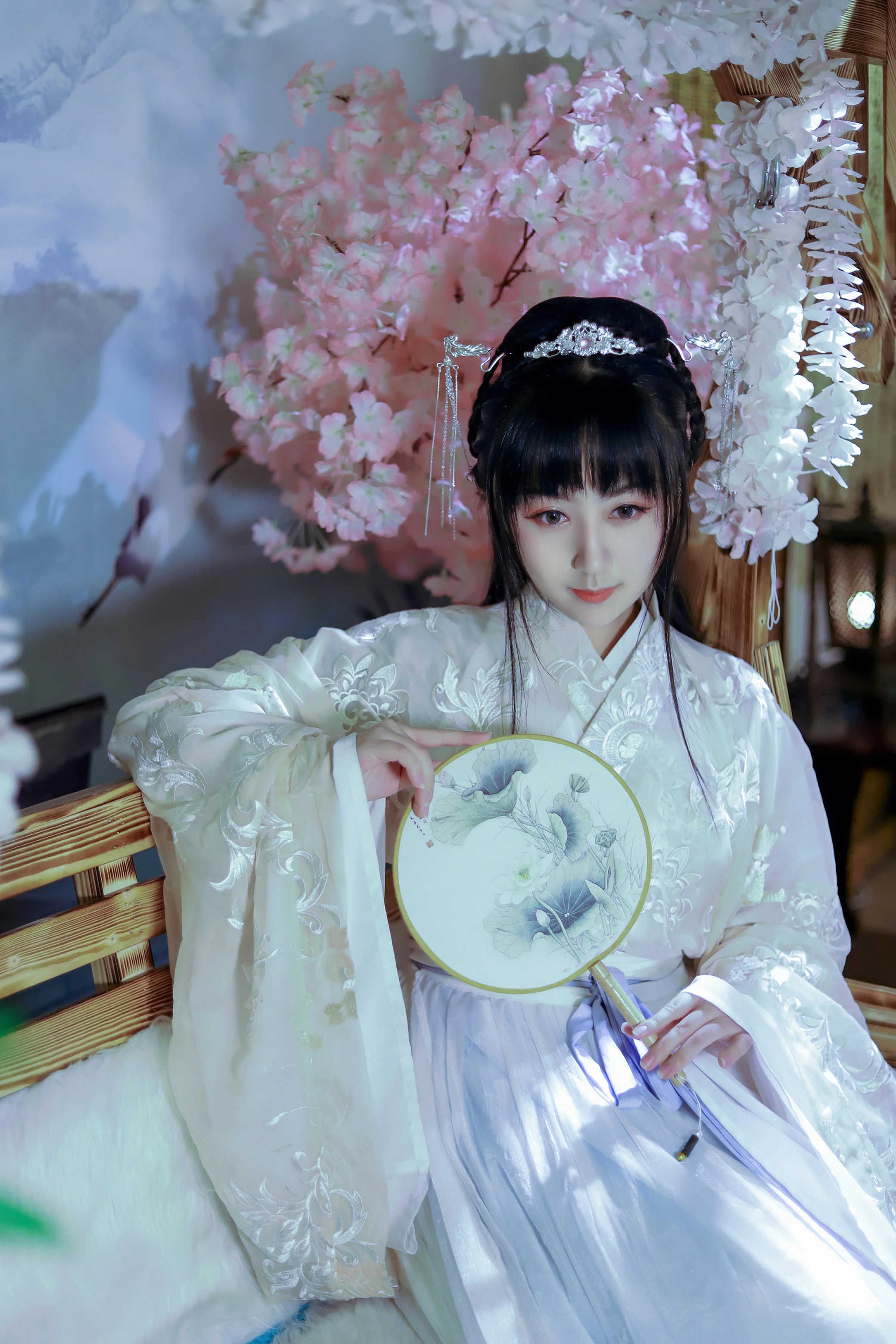 汉服 对镜贴花黄｜高清图片集