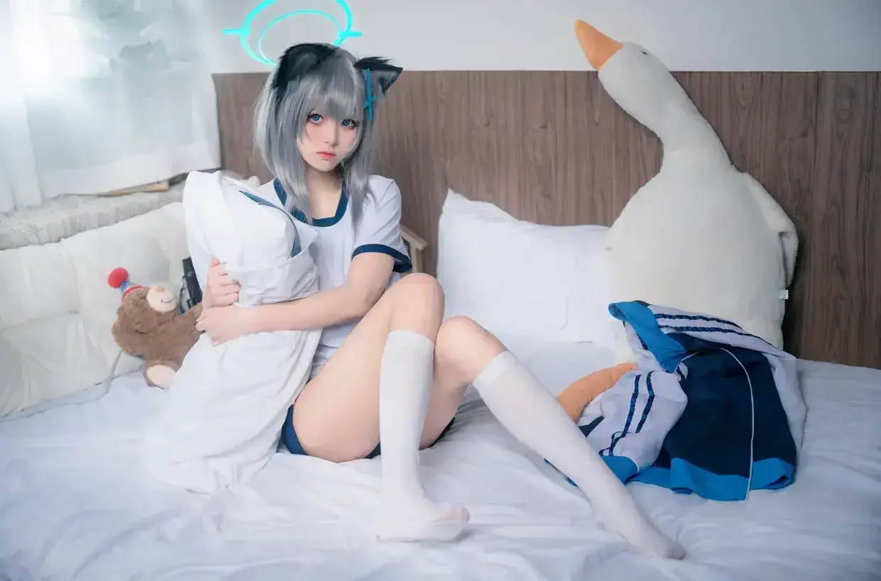 九柒喵 – 体操服白子｜高清图片集