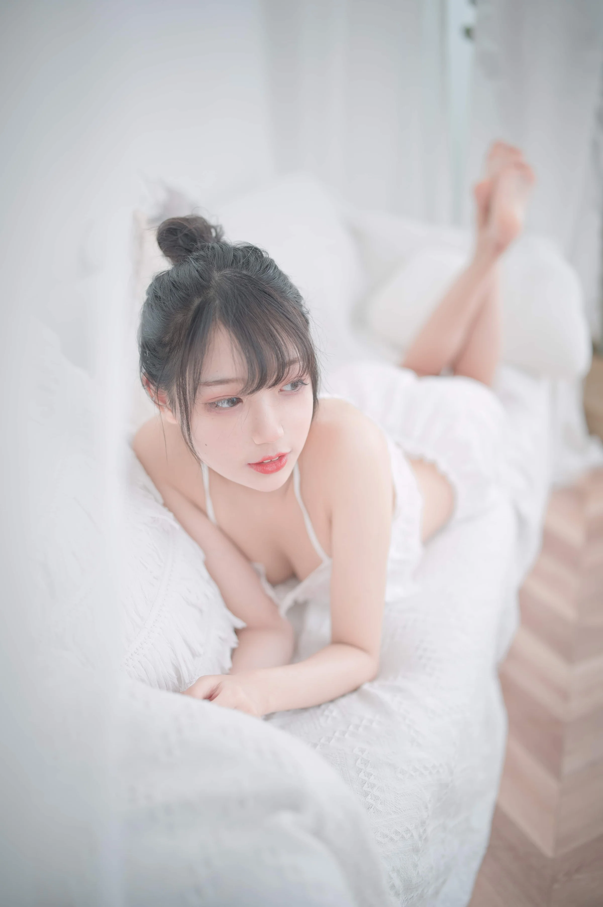 周叽是可爱兔兔 Vol.015 白色睡衣｜高清图片集