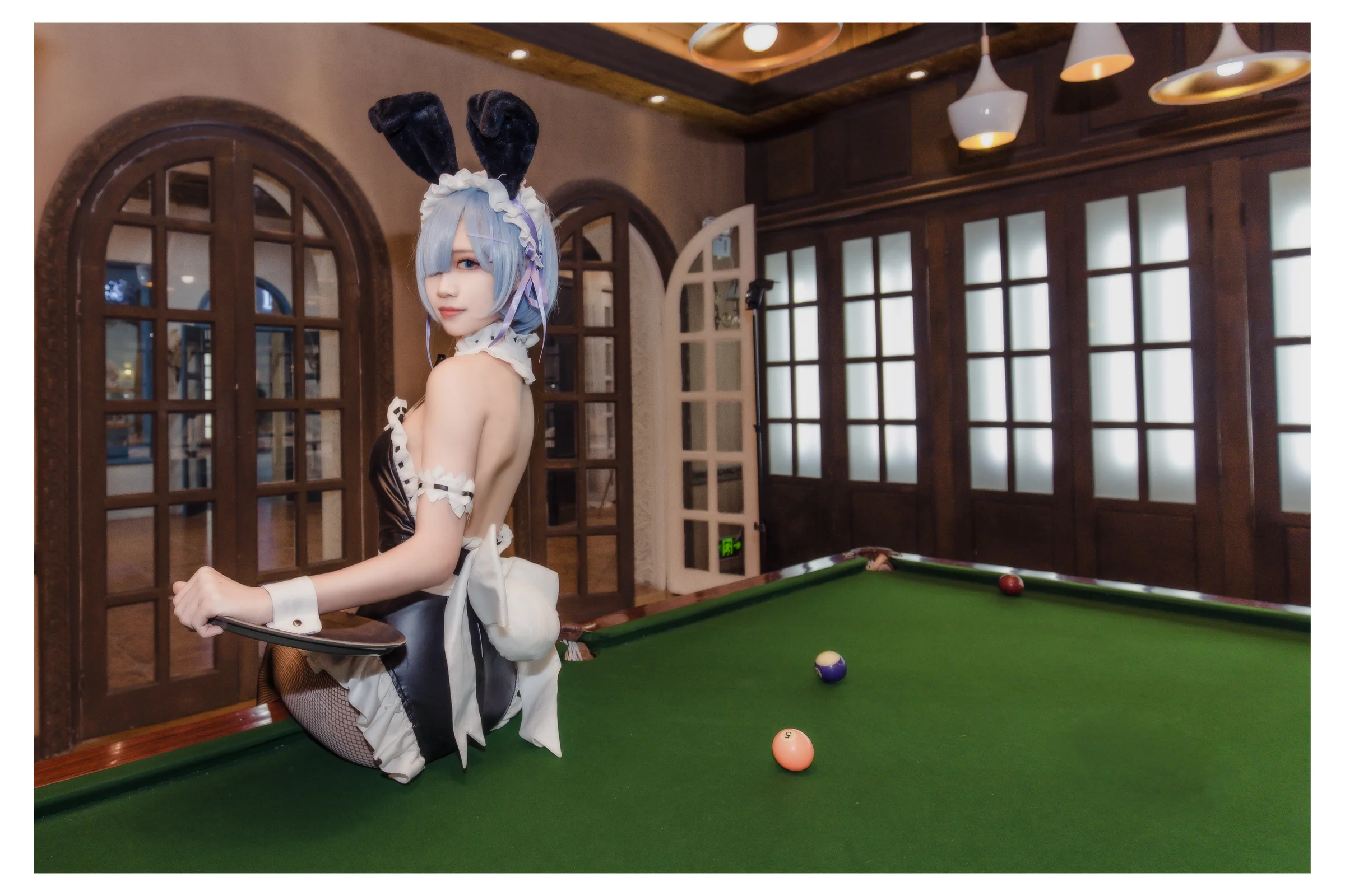 蕾姆兔女郎在线翻牌 COS写真