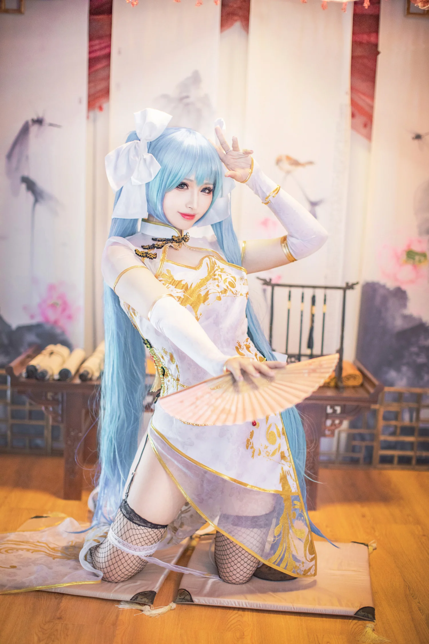 初音未来金丝雀旗袍COS写真