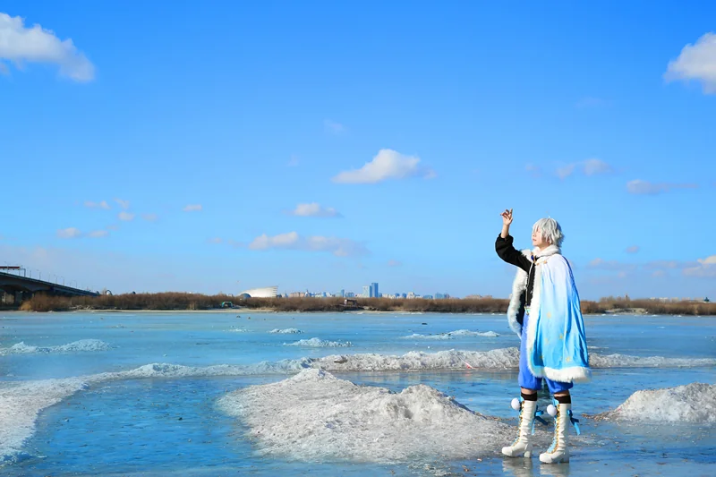 梦王国与沉睡的一百王子雪三修尼COS写真