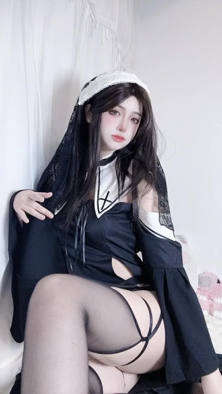 疯猫ss – 修女自拍｜高清图片集