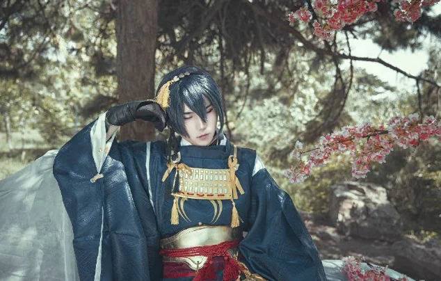 刀剑乱舞三日月宗进COS写真