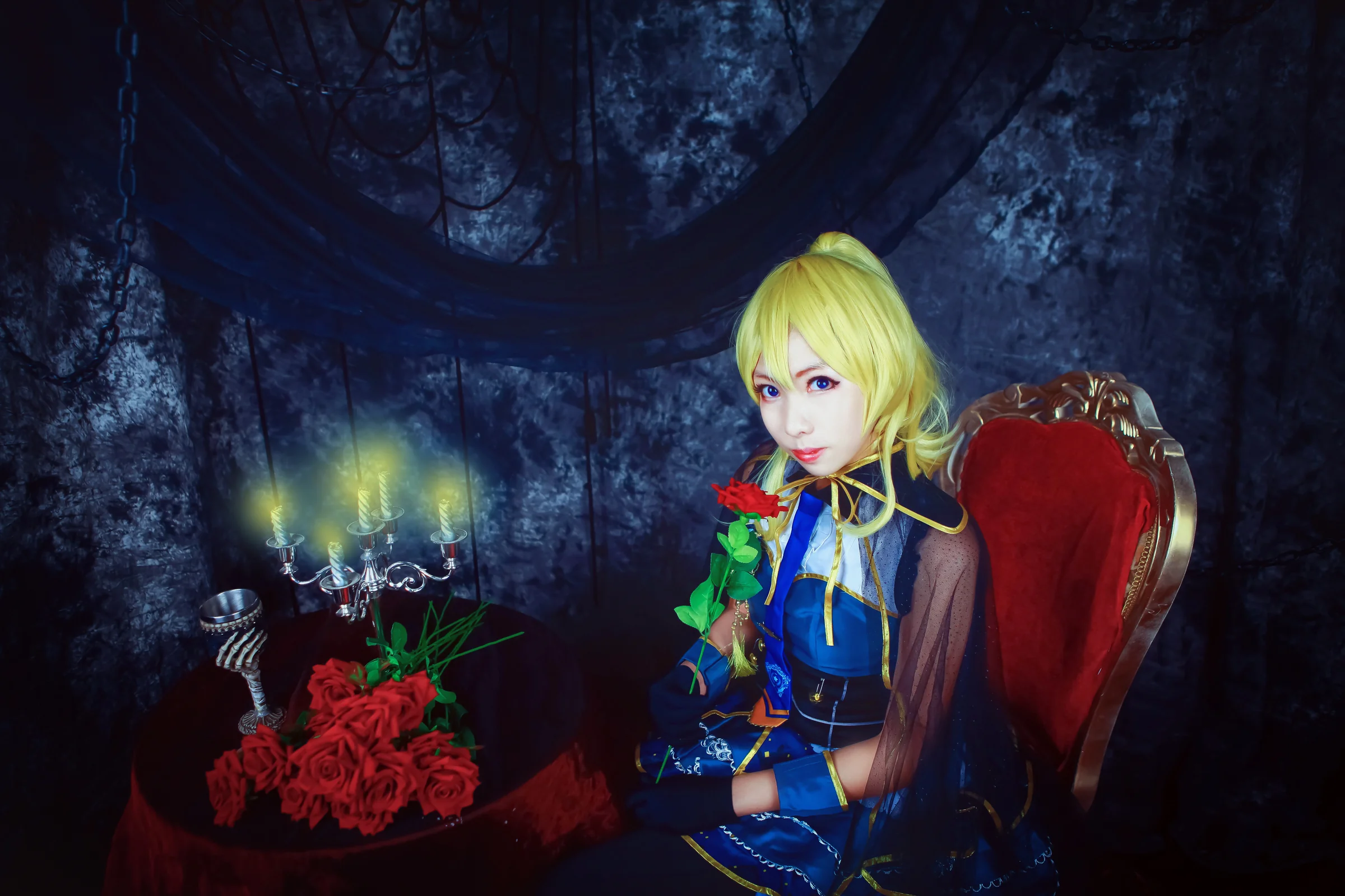 love live怪盗绘里职业觉醒COS写真