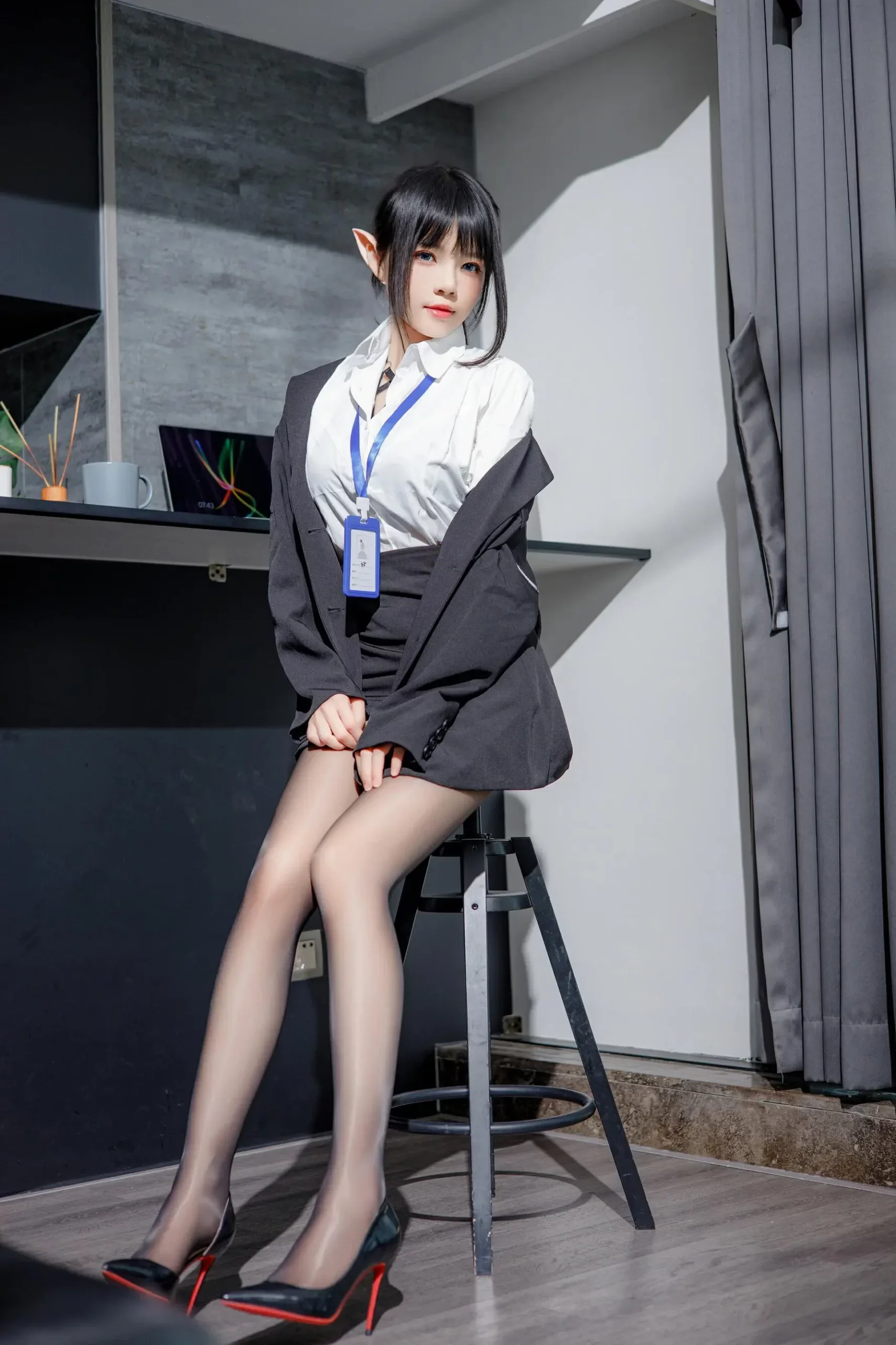 桜桃喵 – 精灵OL｜高清图片集