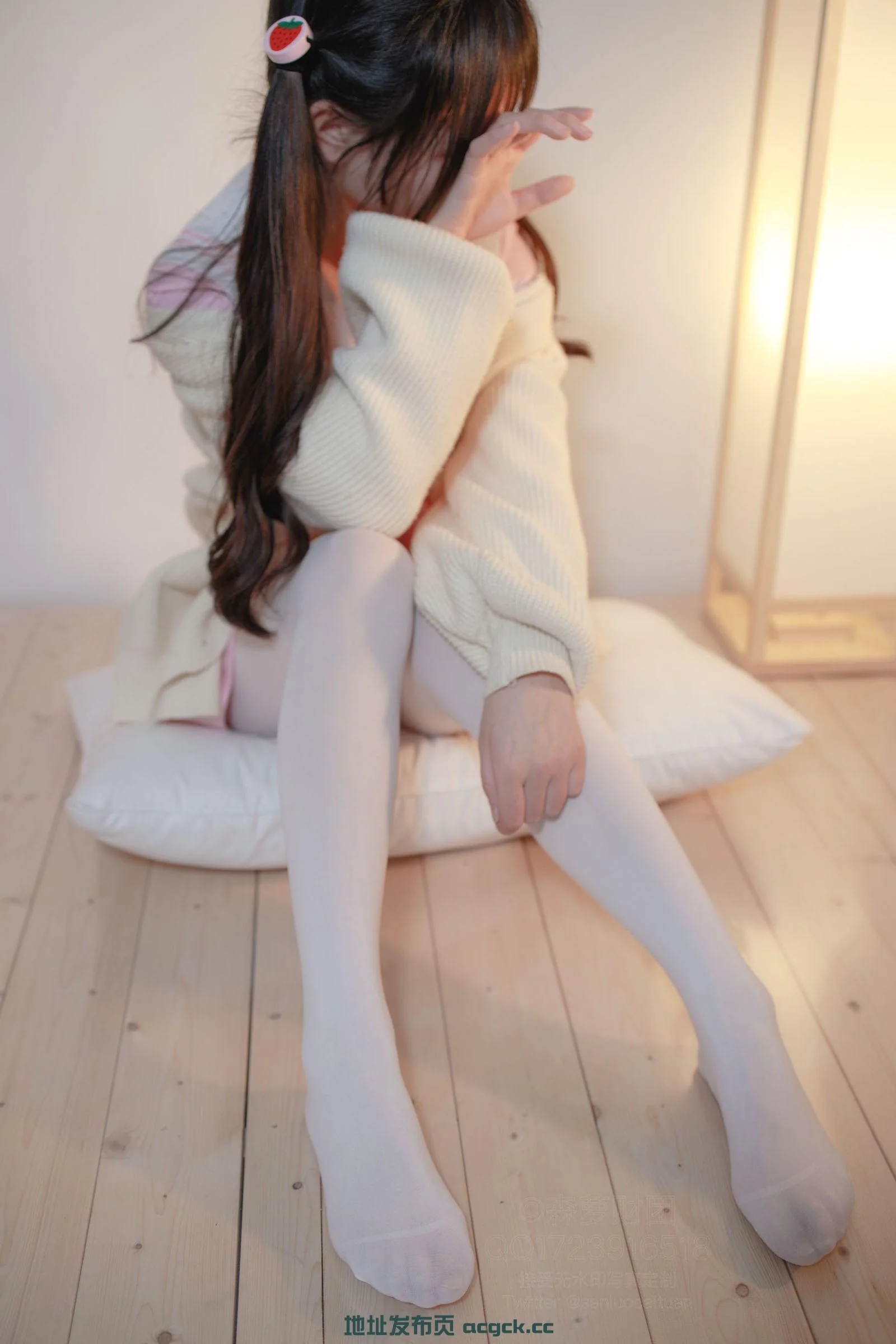 【美图赏析】白丝萝莉写真图(～￣▽￣)～