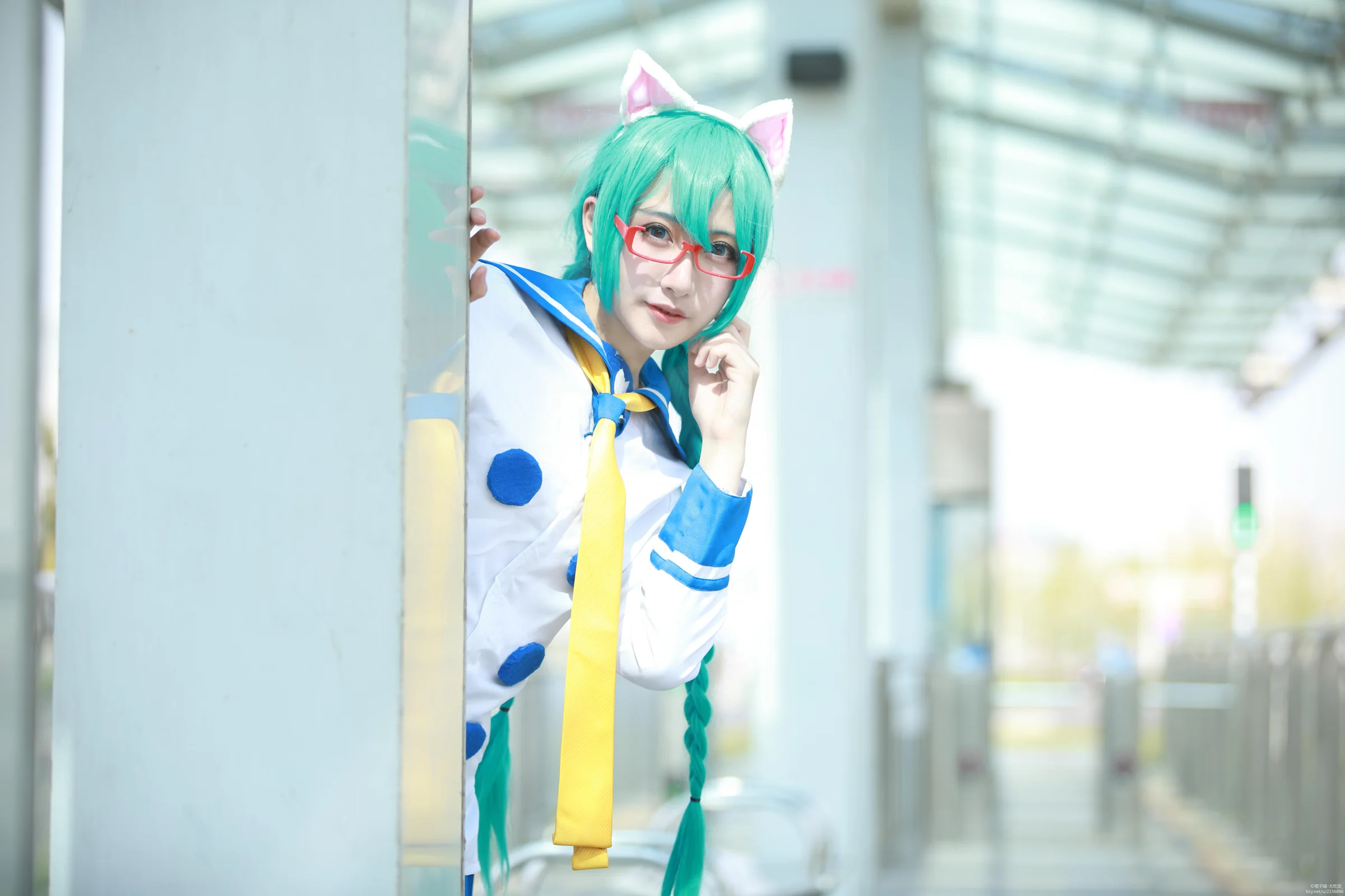 初音未来COS写真，快点喵，电车就要出发了