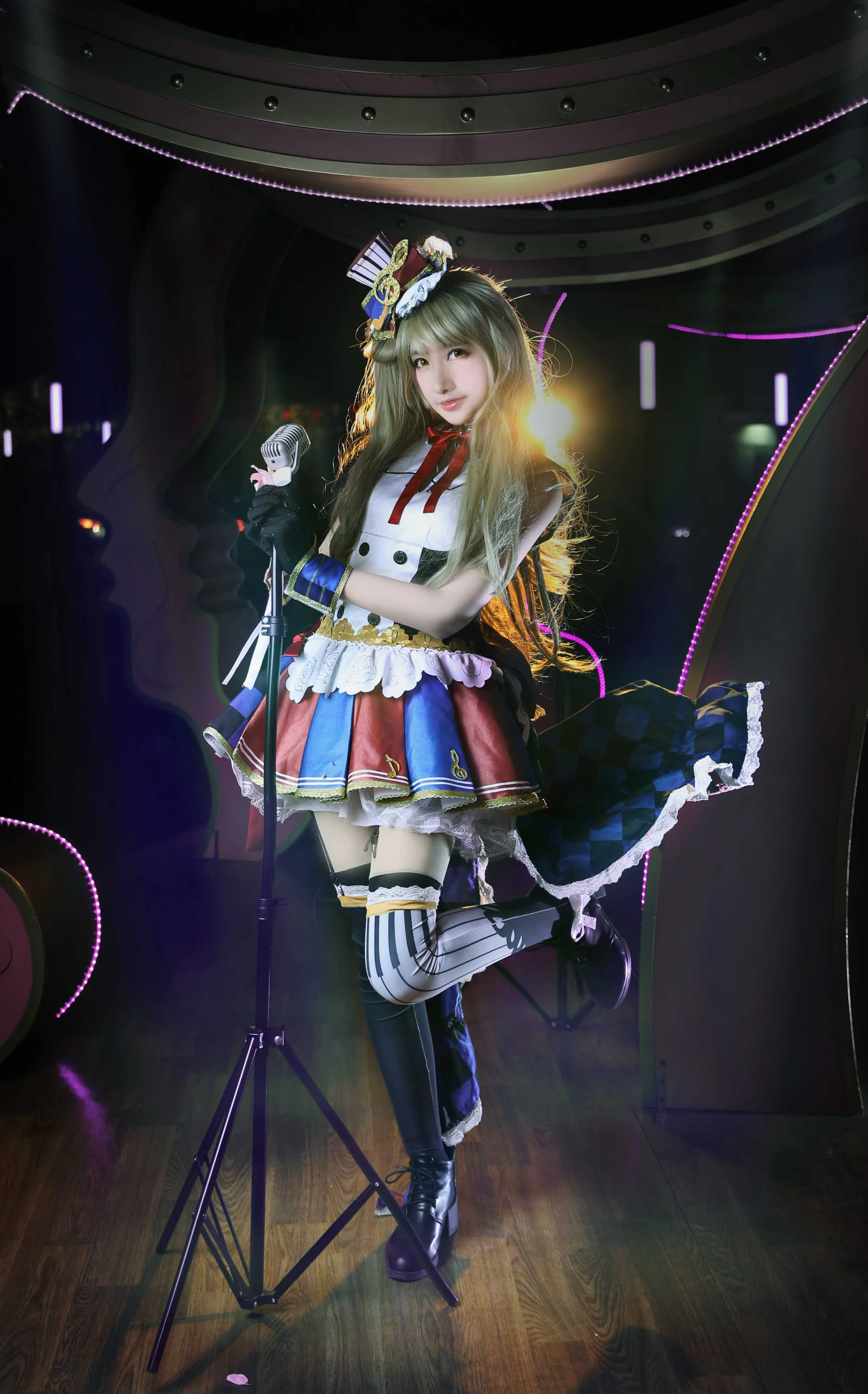 南小鸟女仆觉醒COS写真 努力的演唱吧～