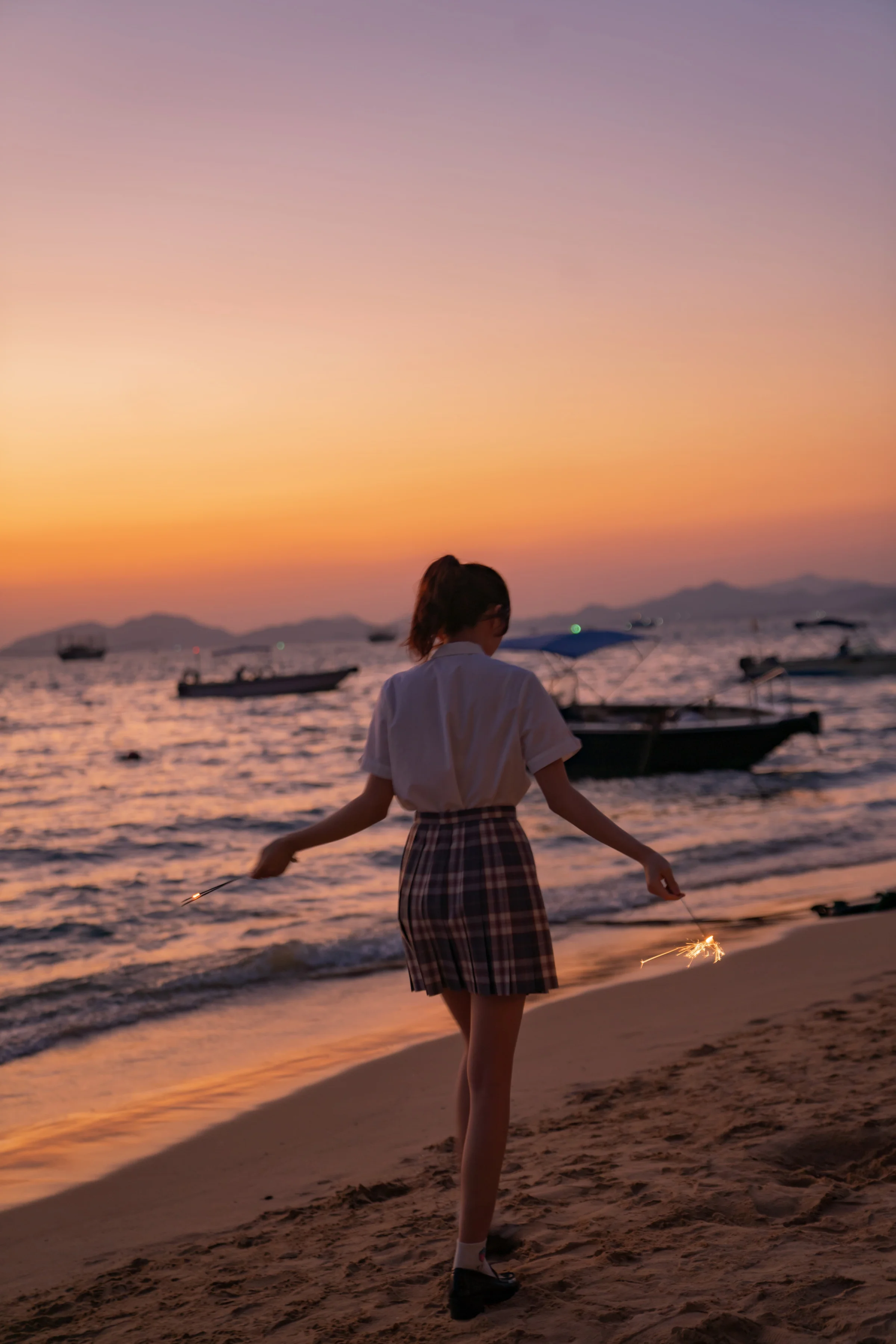 桜桃喵 – 逐海 [17P]｜高清图片集
