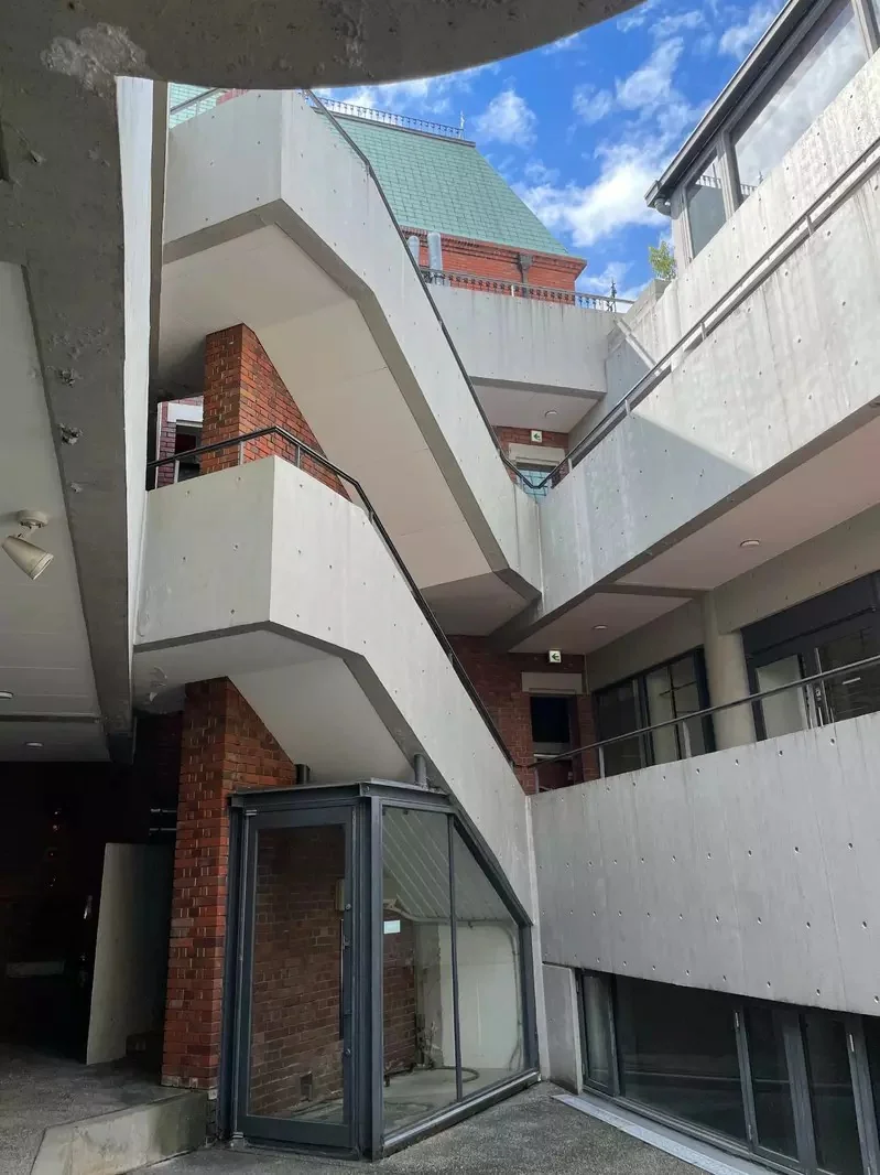 《日本建築師安藤忠雄》半世紀前設計的大樓引發話題 這個神祕的小房間是做什麼的？｜高清图片集