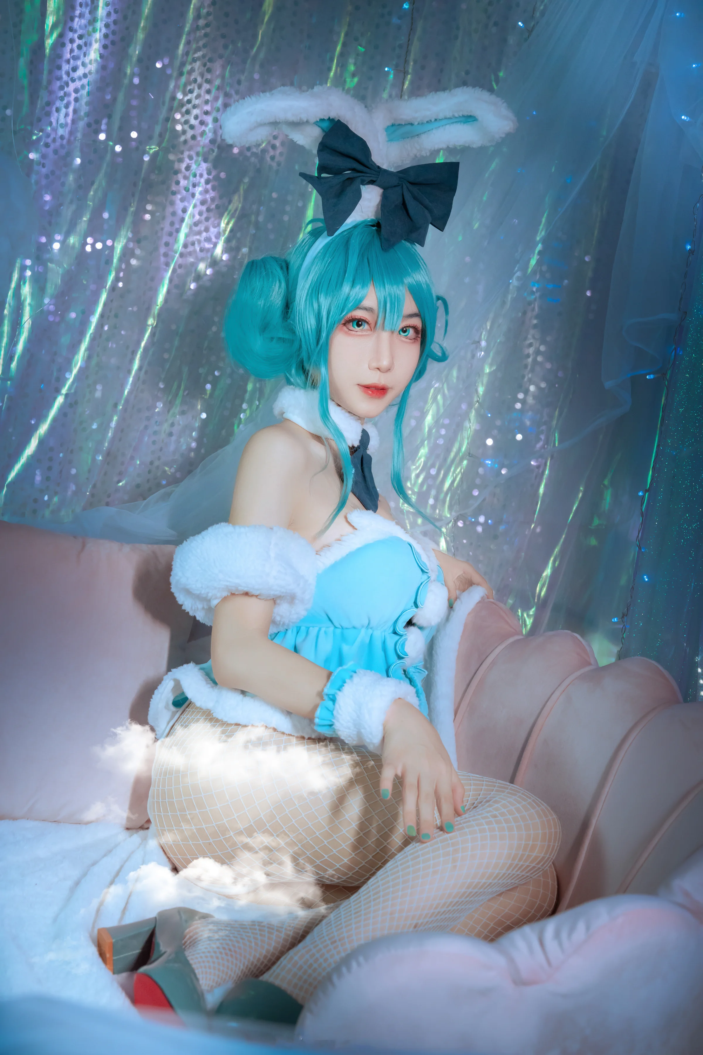 初音未来COS写真，是软软的小白兔