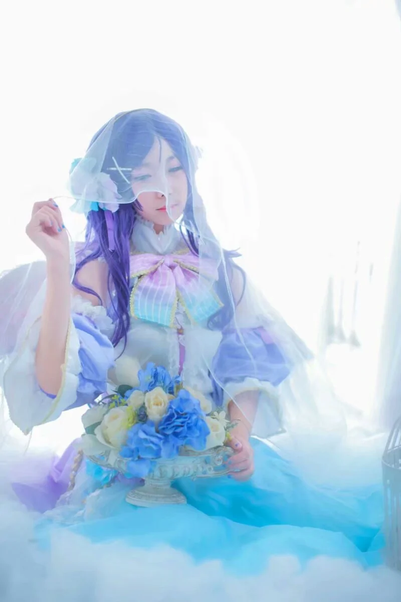 东条希白色情人节COS写真