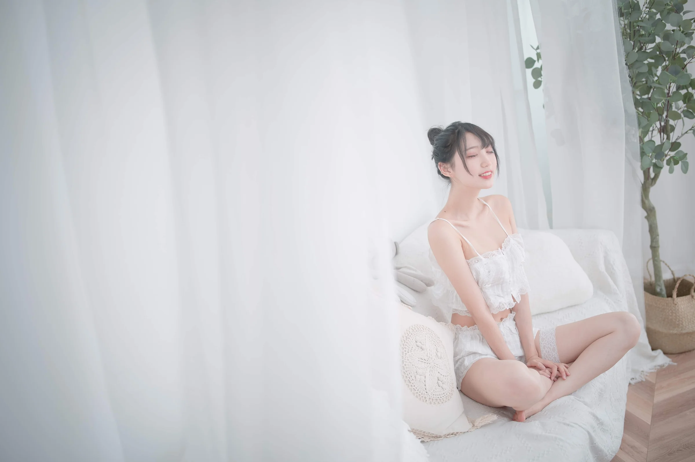 周叽是可爱兔兔 Vol.015 白色睡衣｜高清图片集